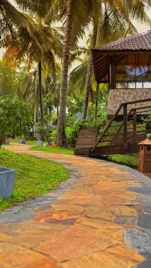 Silver Crown Nature Resort Kombichankulama Exterior foto